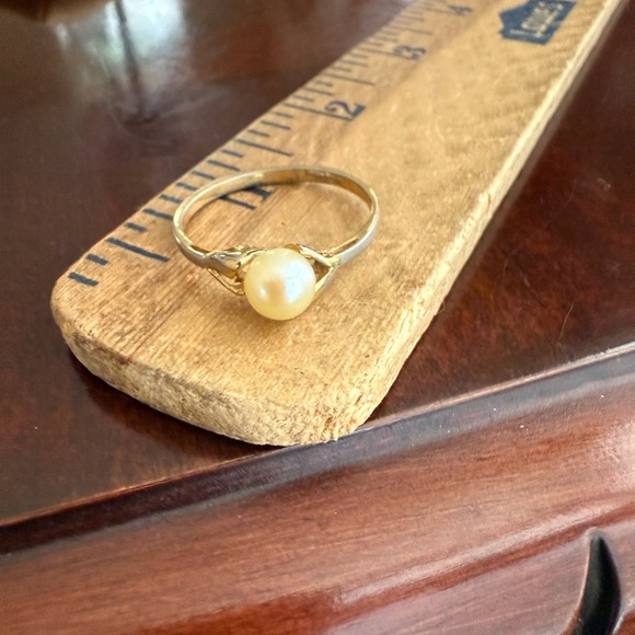 Jewelry - Vintage Faux Pearl Ring Size 9.5